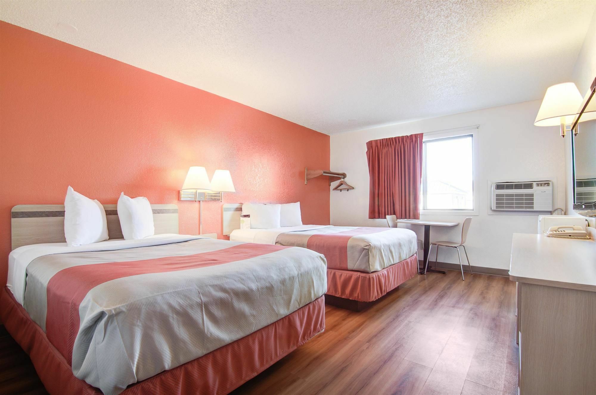 Motel 6-Colby, Ks Buitenkant foto