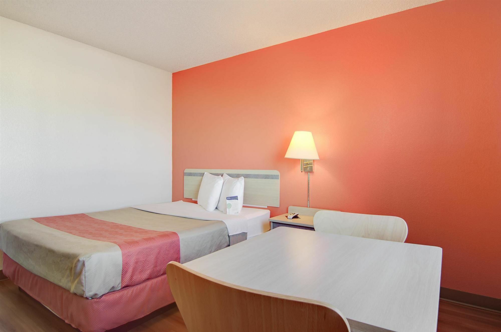 Motel 6-Colby, Ks Buitenkant foto